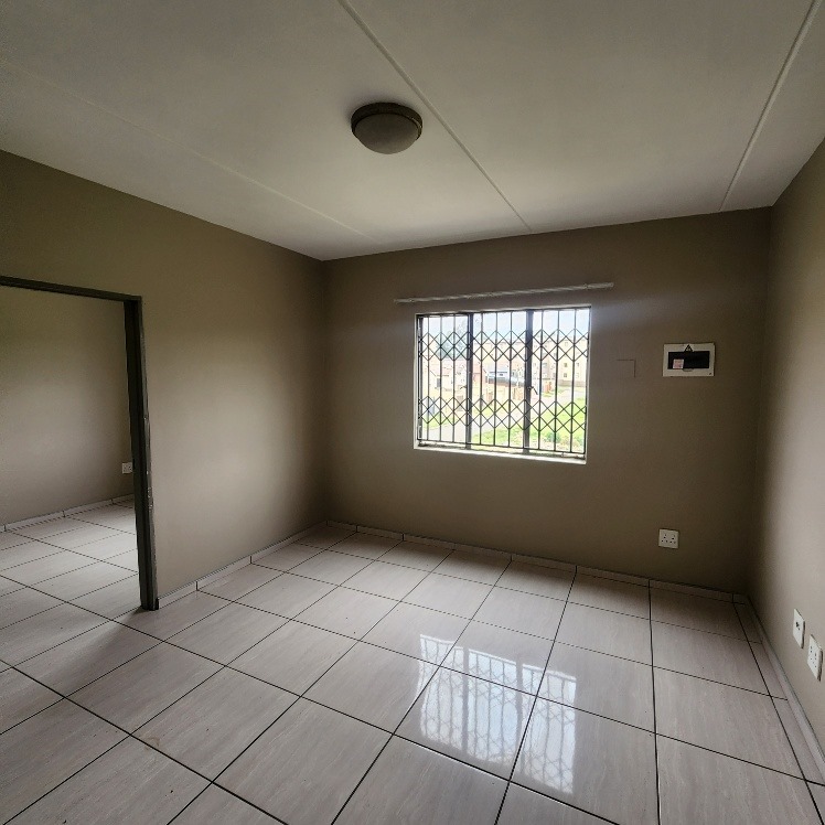 2 Bedroom Property for Sale in Fleurhof Gauteng