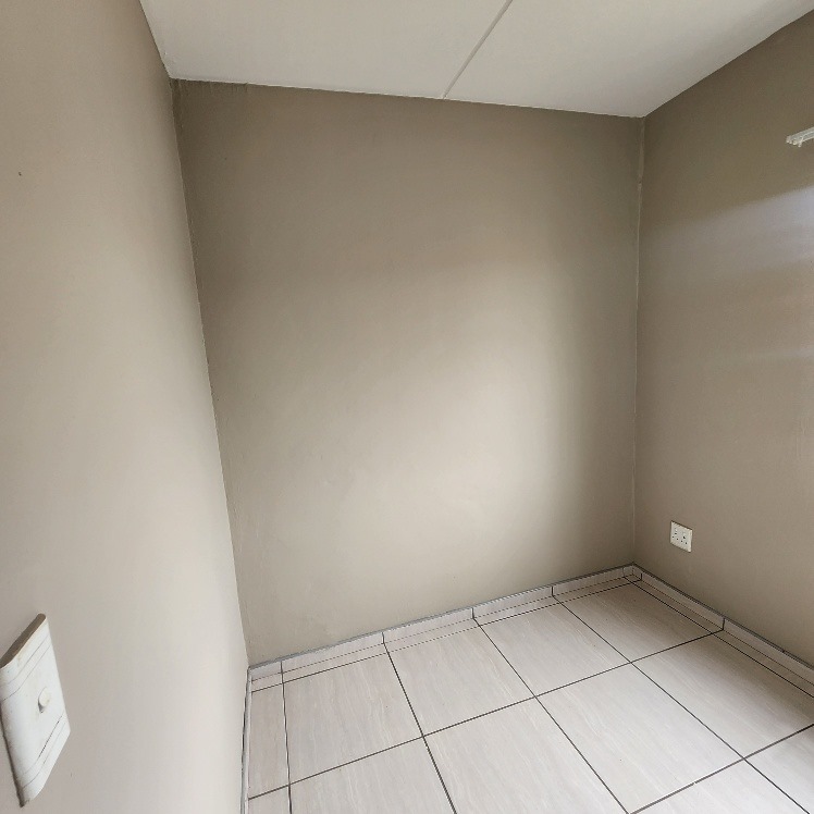 2 Bedroom Property for Sale in Fleurhof Gauteng