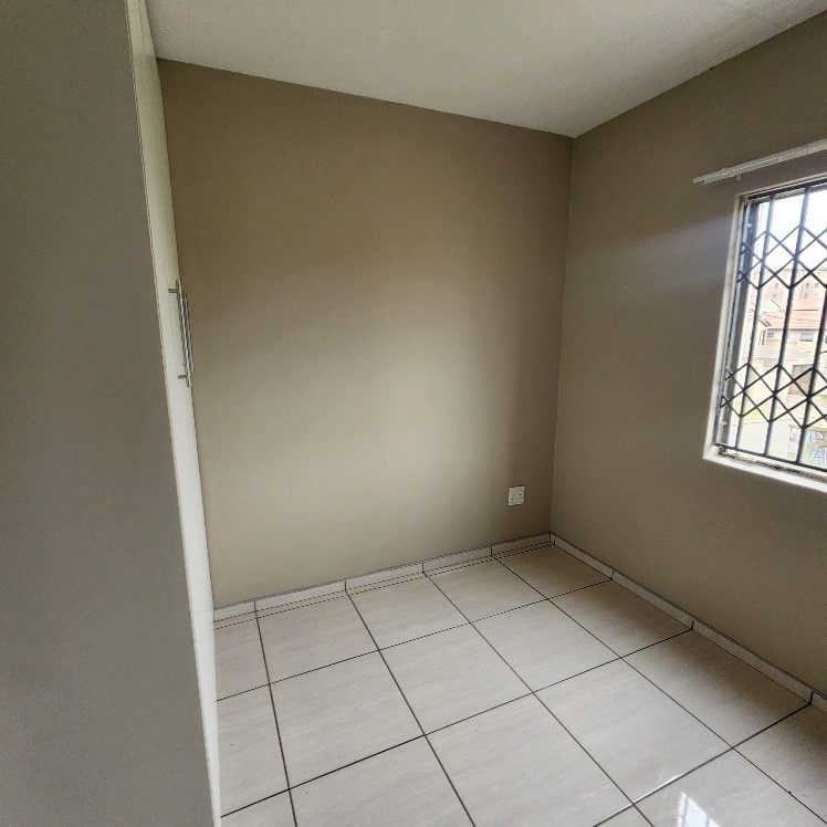 2 Bedroom Property for Sale in Fleurhof Gauteng