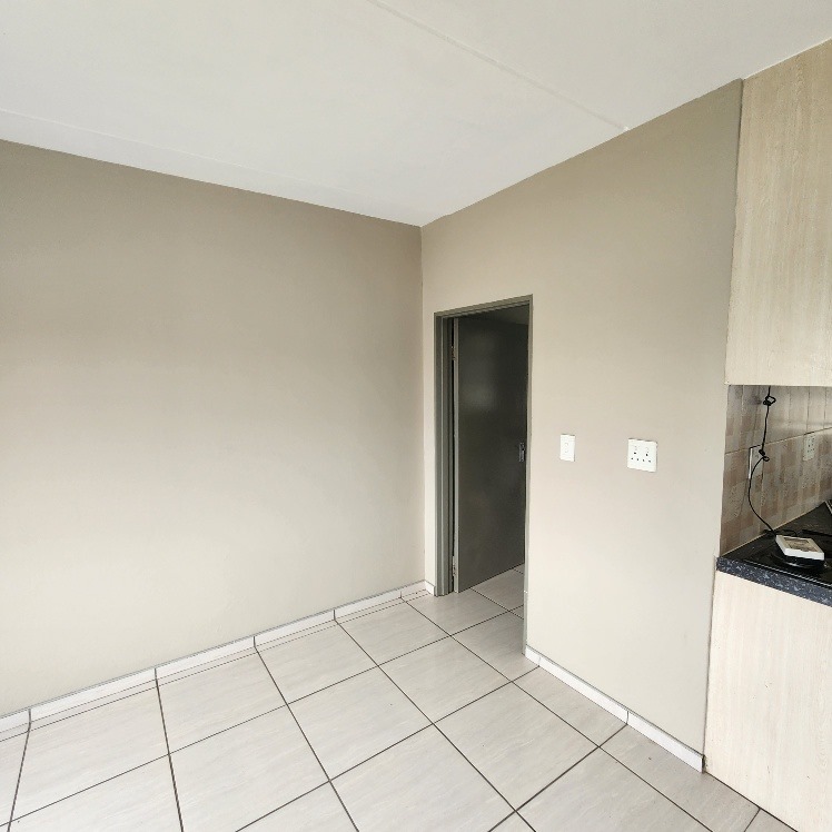 2 Bedroom Property for Sale in Fleurhof Gauteng