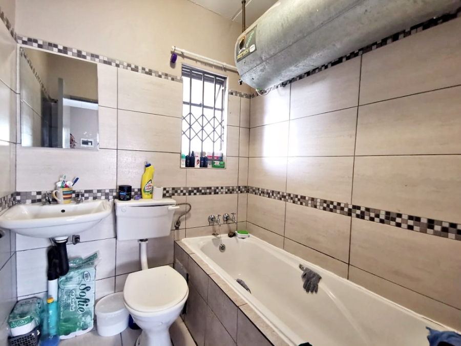 2 Bedroom Property for Sale in Fleurhof Gauteng