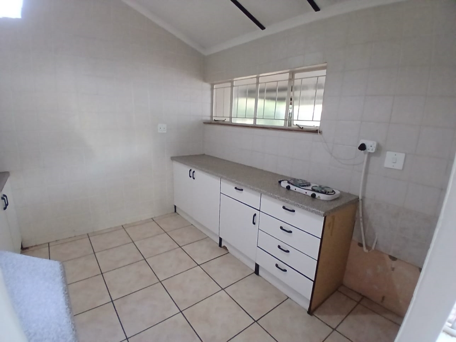 To Let 1 Bedroom Property for Rent in Waverley Gauteng