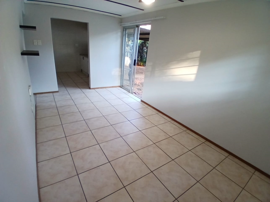 To Let 1 Bedroom Property for Rent in Waverley Gauteng