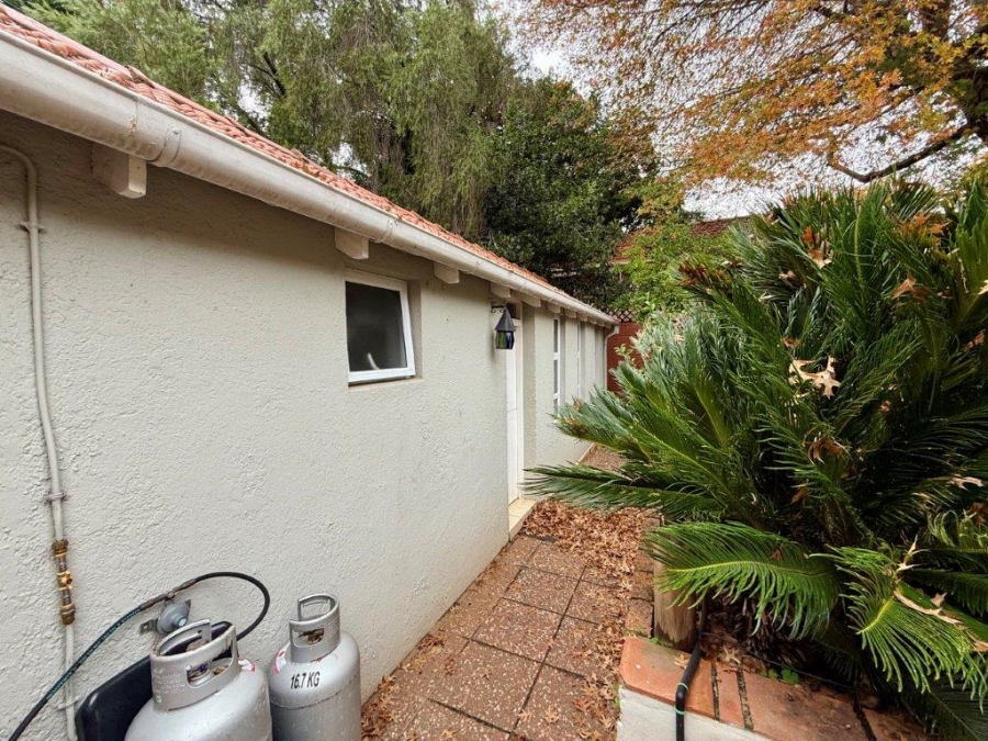 To Let 1 Bedroom Property for Rent in Forest Town Gauteng