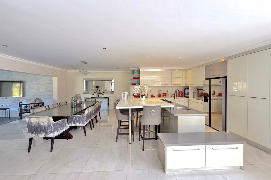 To Let 5 Bedroom Property for Rent in Broadacres Gauteng