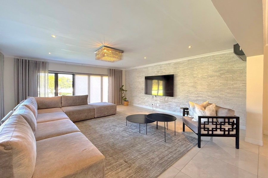 To Let 5 Bedroom Property for Rent in Broadacres Gauteng