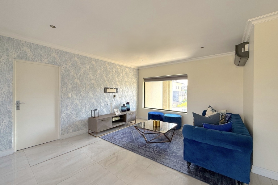 To Let 5 Bedroom Property for Rent in Broadacres Gauteng
