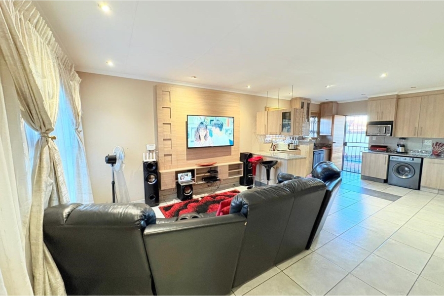 To Let 3 Bedroom Property for Rent in Comet Gauteng