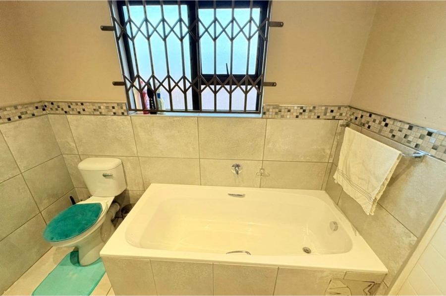 To Let 3 Bedroom Property for Rent in Comet Gauteng