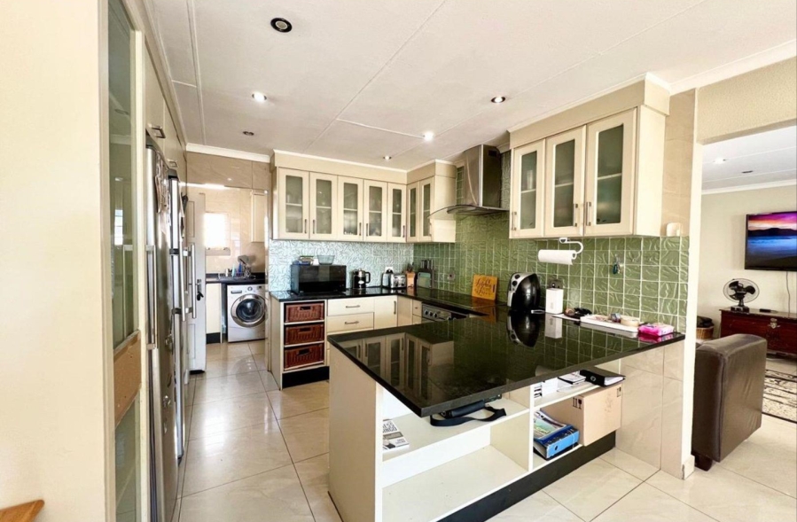 To Let 3 Bedroom Property for Rent in Noordhang Gauteng
