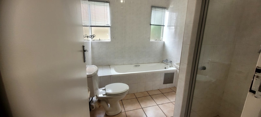 3 Bedroom Property for Sale in Magalieskruin Gauteng