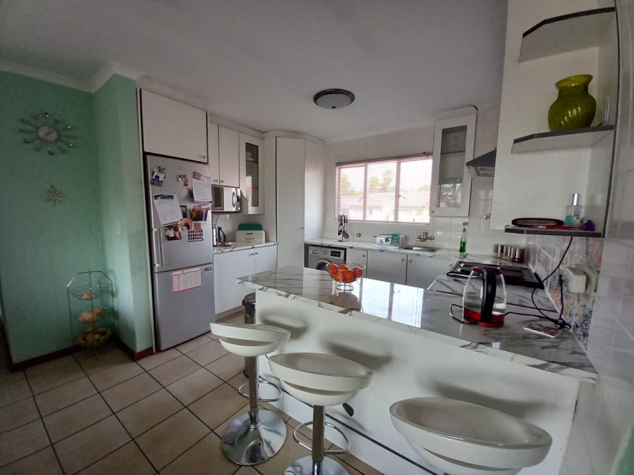 3 Bedroom Property for Sale in Glen Marais Gauteng