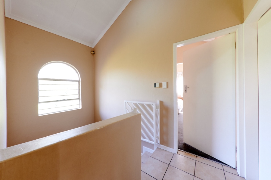 4 Bedroom Property for Sale in Halfway Gardens Gauteng