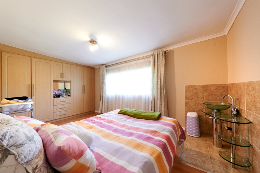 4 Bedroom Property for Sale in Halfway Gardens Gauteng