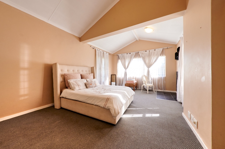 4 Bedroom Property for Sale in Halfway Gardens Gauteng