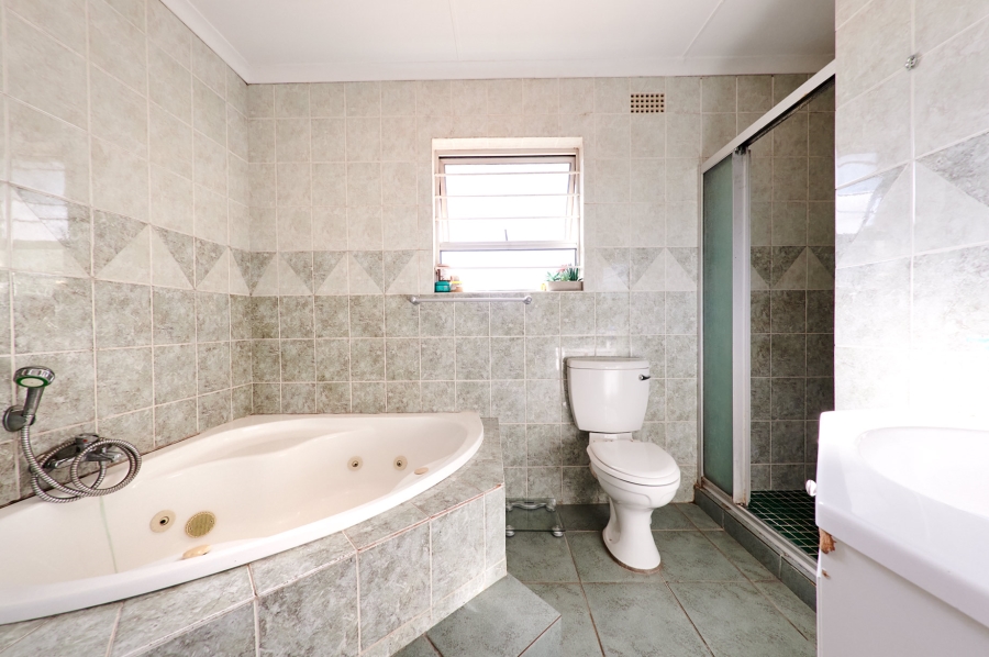 4 Bedroom Property for Sale in Halfway Gardens Gauteng