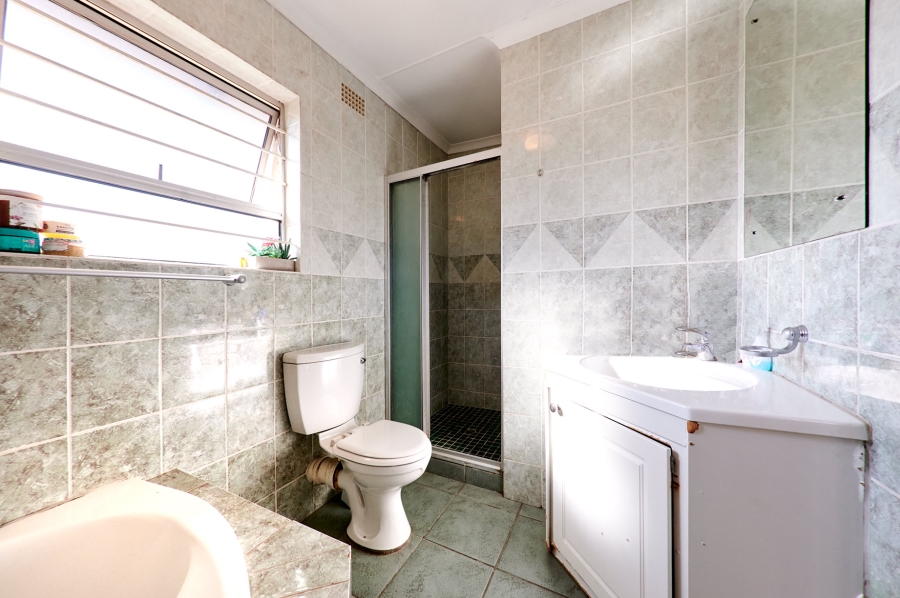 4 Bedroom Property for Sale in Halfway Gardens Gauteng