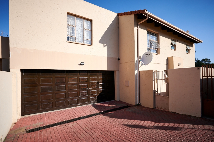 4 Bedroom Property for Sale in Halfway Gardens Gauteng