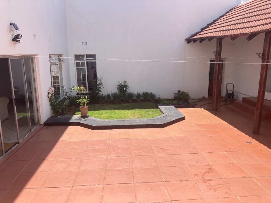 To Let 3 Bedroom Property for Rent in Parkmore Gauteng