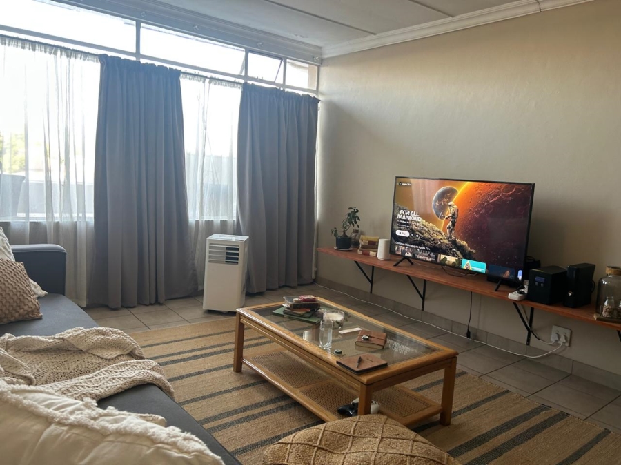 To Let 1 Bedroom Property for Rent in Waverley Gauteng