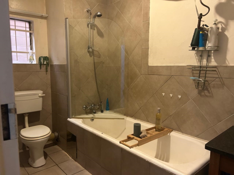 To Let 1 Bedroom Property for Rent in Waverley Gauteng