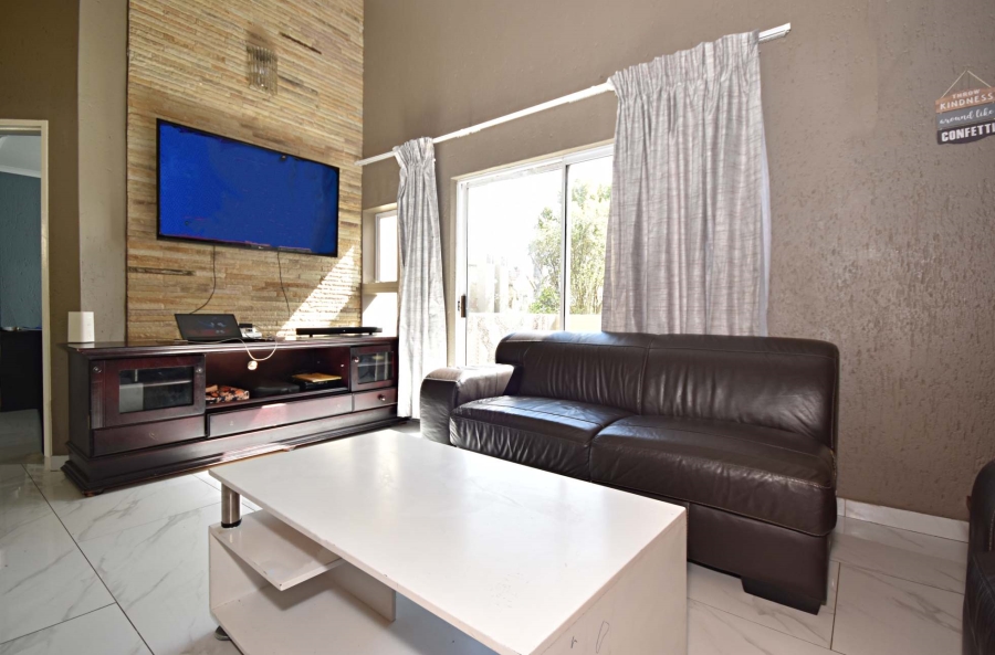 2 Bedroom Property for Sale in Bromhof Gauteng