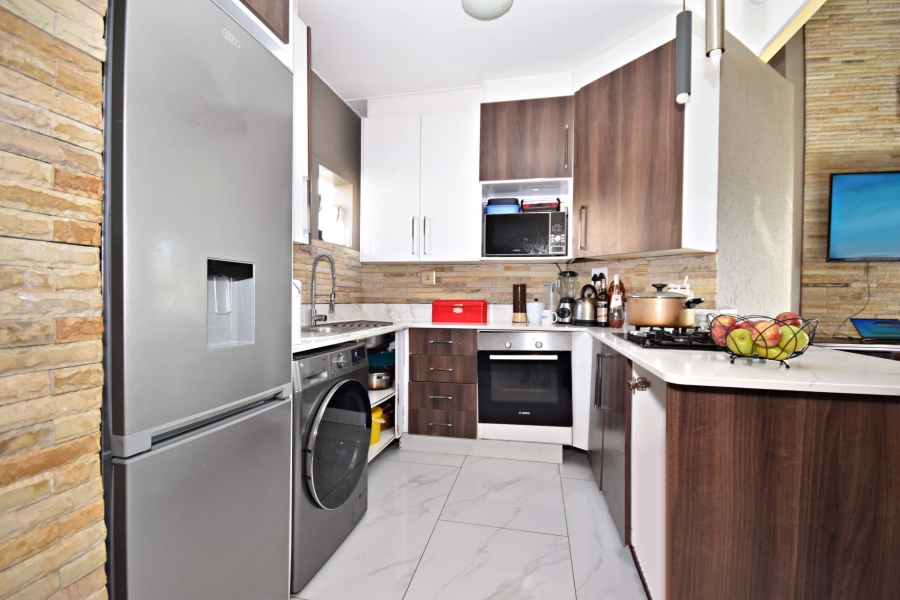 2 Bedroom Property for Sale in Bromhof Gauteng