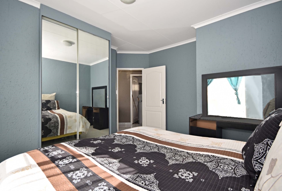 2 Bedroom Property for Sale in Bromhof Gauteng