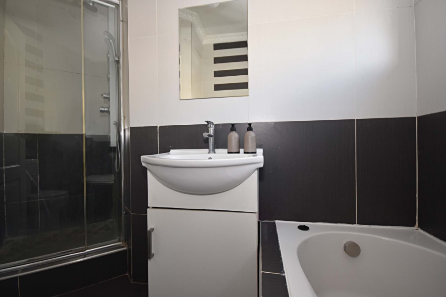 2 Bedroom Property for Sale in Bromhof Gauteng