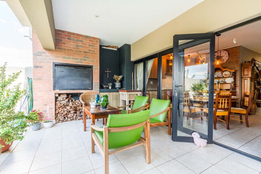3 Bedroom Property for Sale in Lombardy Estate Gauteng