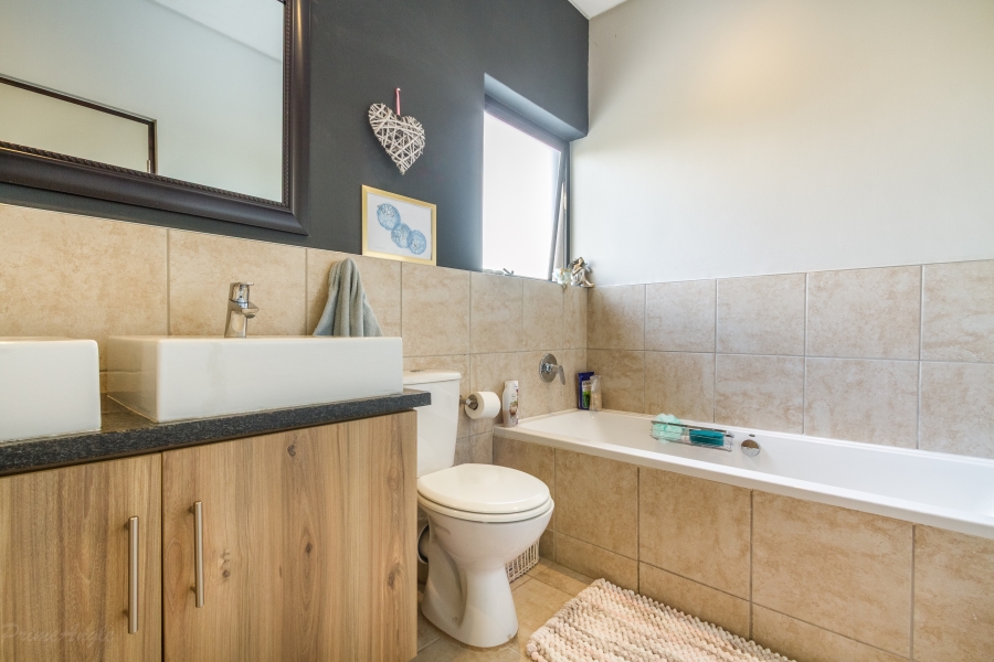 3 Bedroom Property for Sale in Lombardy Estate Gauteng