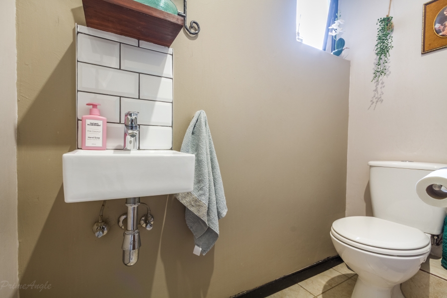 3 Bedroom Property for Sale in Lombardy Estate Gauteng