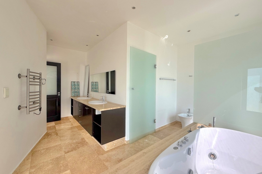 4 Bedroom Property for Sale in Dainfern Valley Gauteng