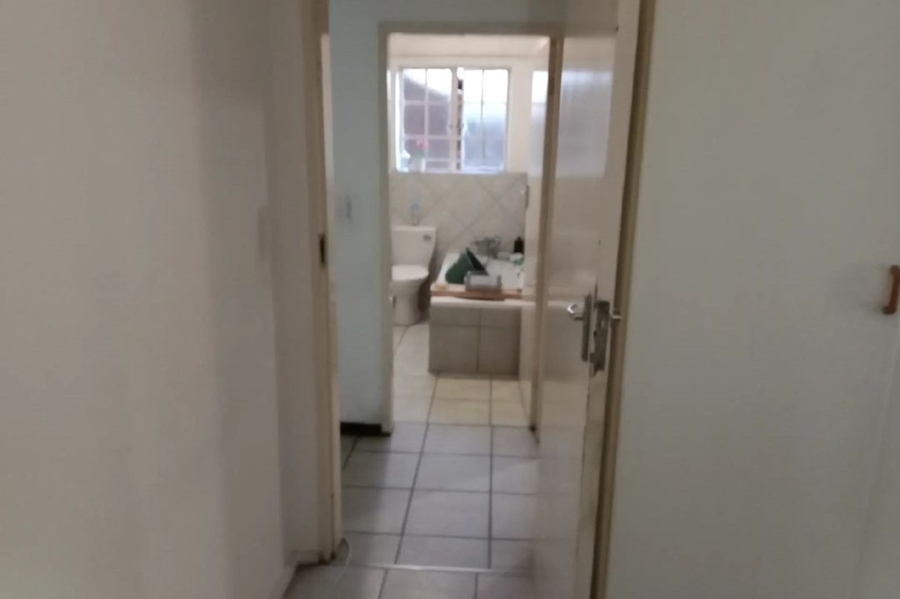 2 Bedroom Property for Sale in Noordwyk Gauteng
