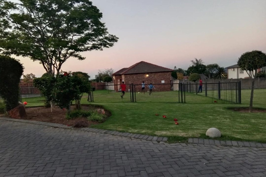 2 Bedroom Property for Sale in Noordwyk Gauteng