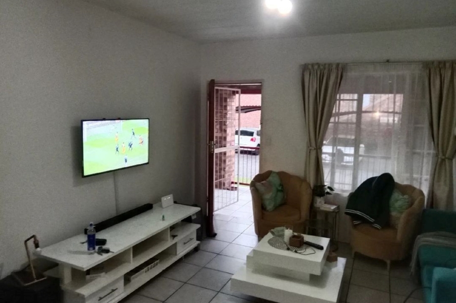 2 Bedroom Property for Sale in Noordwyk Gauteng