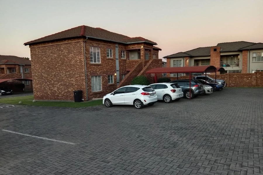 2 Bedroom Property for Sale in Noordwyk Gauteng