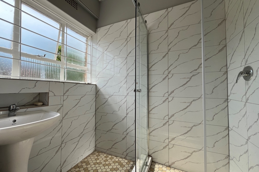 1 Bedroom Property for Sale in Cyrildene Gauteng