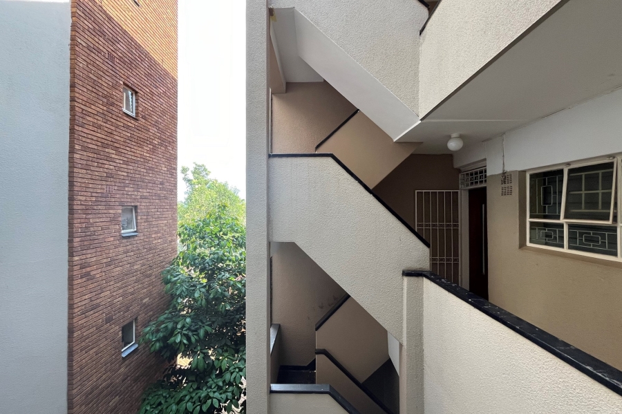1 Bedroom Property for Sale in Cyrildene Gauteng