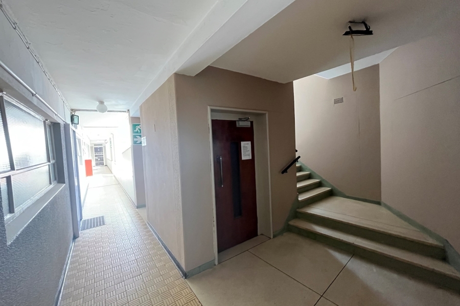 1 Bedroom Property for Sale in Cyrildene Gauteng