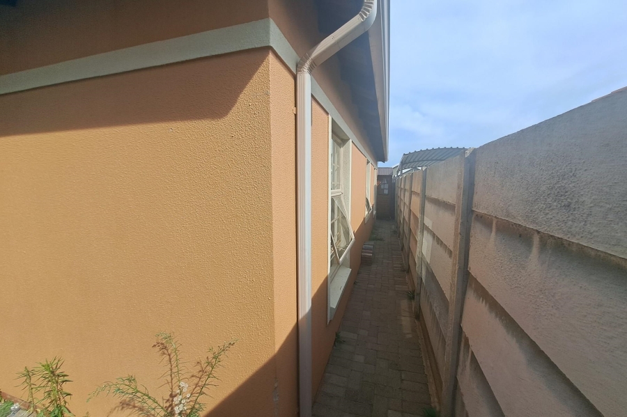 To Let 3 Bedroom Property for Rent in Albertsdal Gauteng