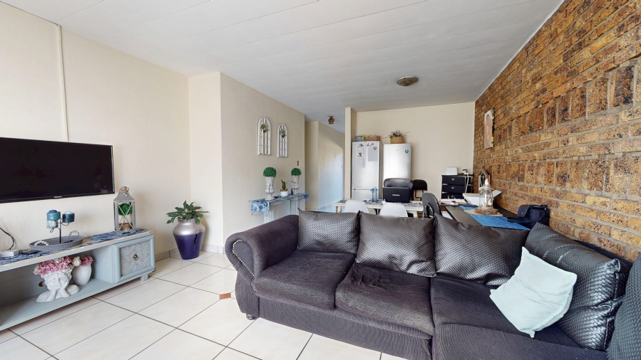 2 Bedroom Property for Sale in Albemarle Gauteng