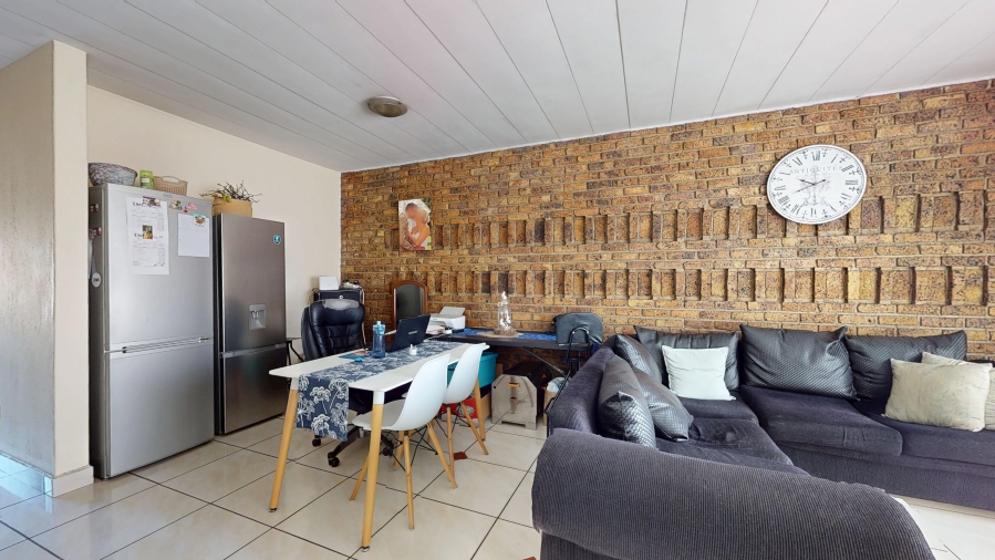 2 Bedroom Property for Sale in Albemarle Gauteng