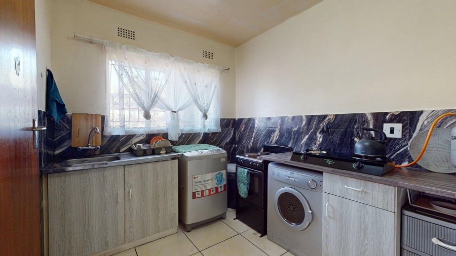 2 Bedroom Property for Sale in Albemarle Gauteng