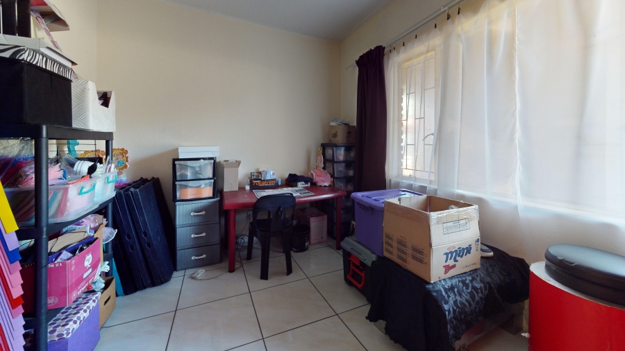 2 Bedroom Property for Sale in Albemarle Gauteng