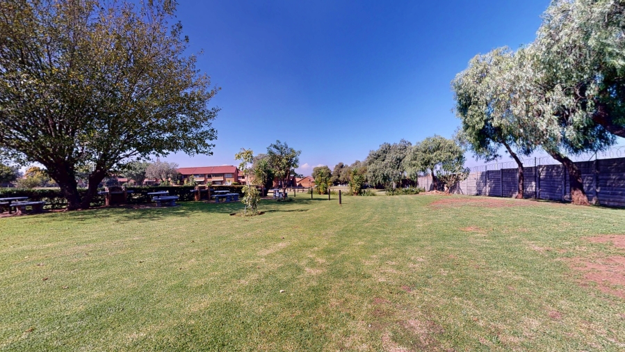 2 Bedroom Property for Sale in Albemarle Gauteng