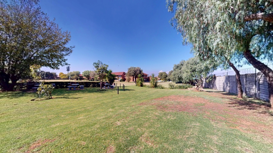 2 Bedroom Property for Sale in Albemarle Gauteng