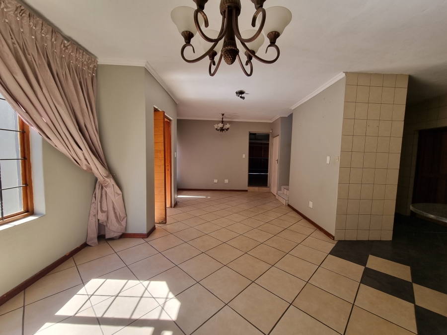 To Let 3 Bedroom Property for Rent in Thatchfield Manor Gauteng