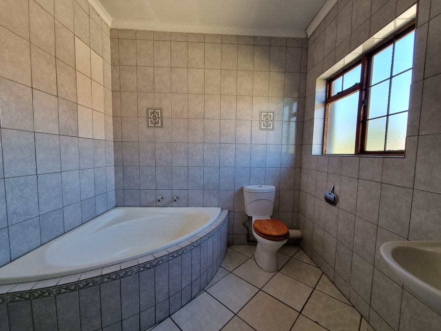 To Let 3 Bedroom Property for Rent in Thatchfield Manor Gauteng