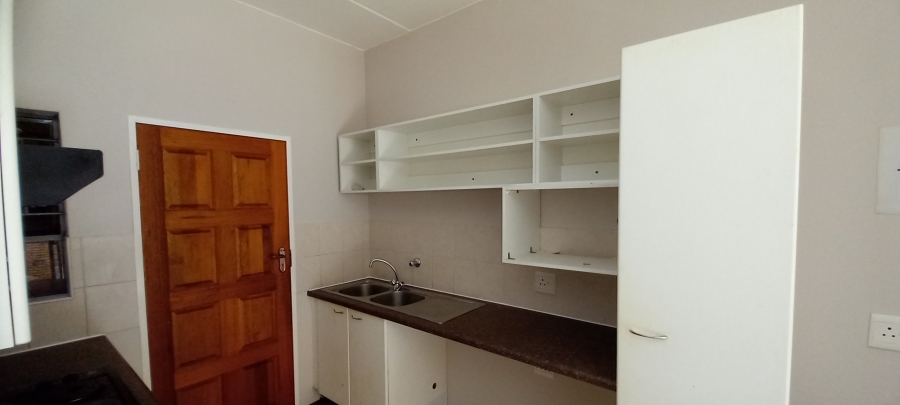 2 Bedroom Property for Sale in Roodekrans Gauteng